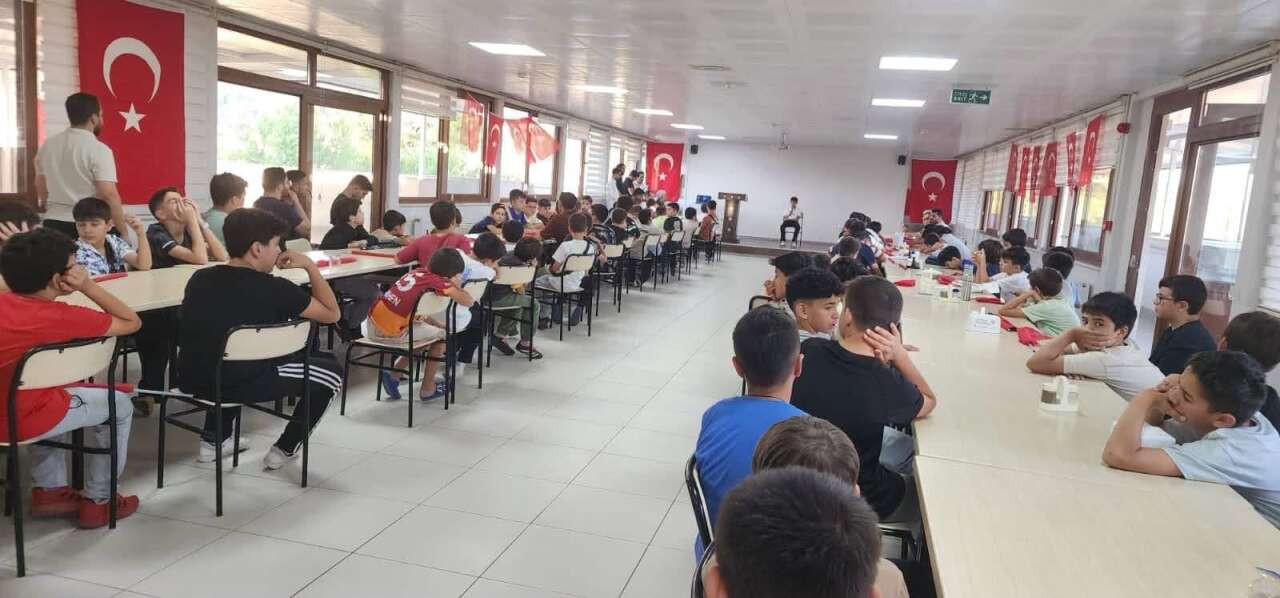 Menteşe’de Genç Yıldızlar’dan Gazze’ye Destek ve Şehitlere Vefa Yürüyüşü 4
